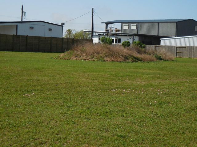 978 Cr 251 Street, Matagorda, TX 77457