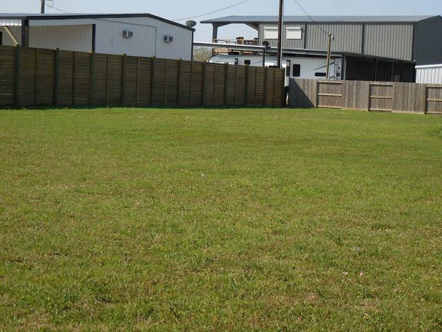 978 Cr 251 Street, Matagorda, TX 77457