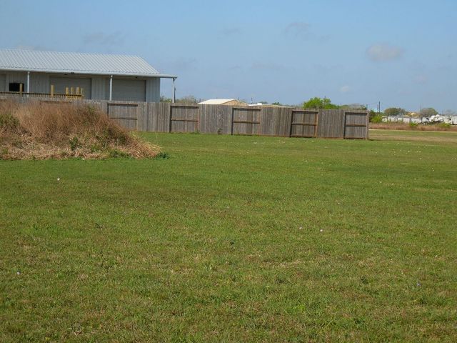978 Cr 251 Street, Matagorda, TX 77457