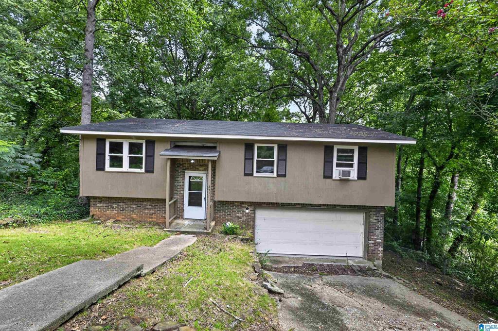 2511 WILLOWOOD CIRCLE, Birmingham, AL 35215