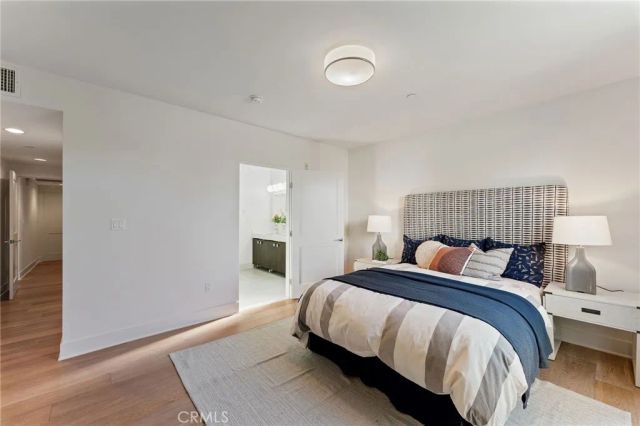 118 N Kings Rd 201, Los Angeles, CA 90048