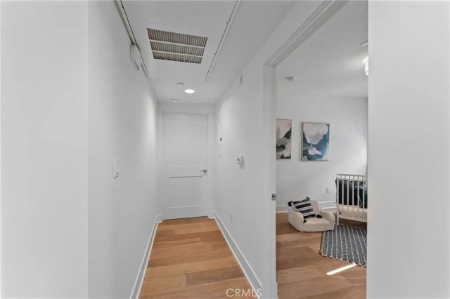 118 N Kings Rd 201, Los Angeles, CA 90048