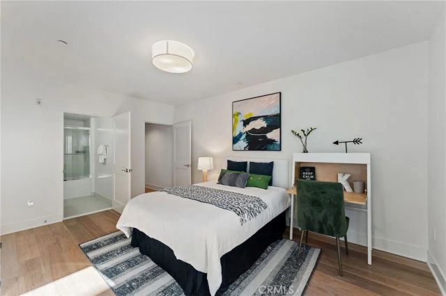 118 N Kings Rd 201, Los Angeles, CA 90048