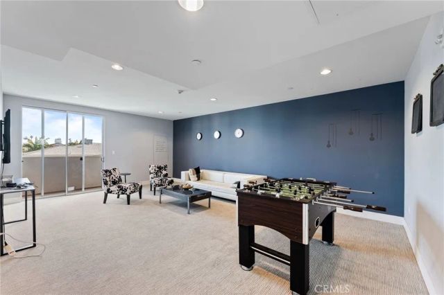 118 N Kings Rd 201, Los Angeles, CA 90048