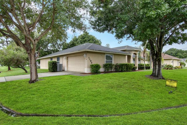 1198 SE Petunia Avenue, Port St. Lucie, Port St Lucie, FL 34952