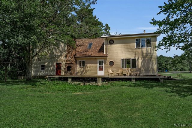 5880 Hunters Creek Road, Wales, NY 14139