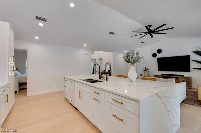 17241 Caloosa Trace CIR, Fort Myers, FL 33967