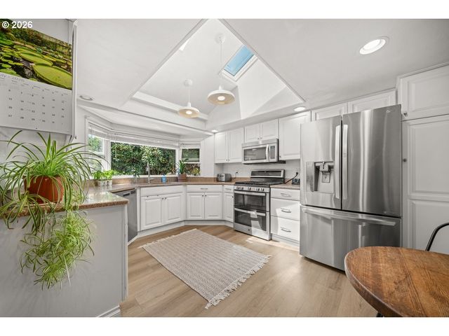 2815 Nw EASTWAY Ct, Beaverton, OR 97006