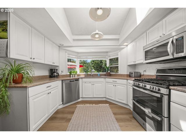 2815 Nw EASTWAY Ct, Beaverton, OR 97006