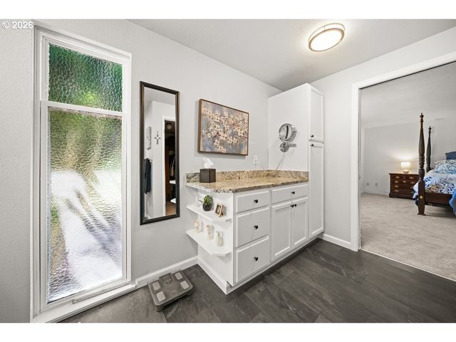 2815 Nw EASTWAY Ct, Beaverton, OR 97006