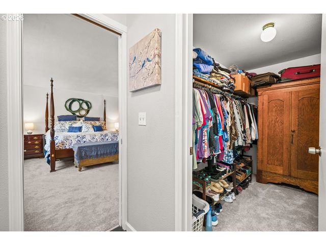2815 Nw EASTWAY Ct, Beaverton, OR 97006