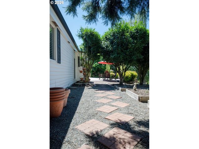 2815 Nw EASTWAY Ct, Beaverton, OR 97006