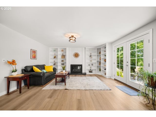 2815 Nw EASTWAY Ct, Beaverton, OR 97006