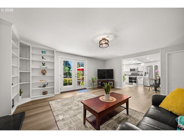 2815 Nw EASTWAY Ct, Beaverton, OR 97006