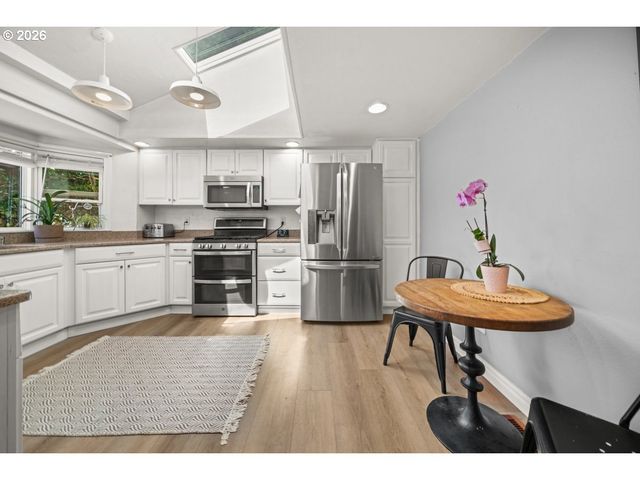 2815 Nw EASTWAY Ct, Beaverton, OR 97006