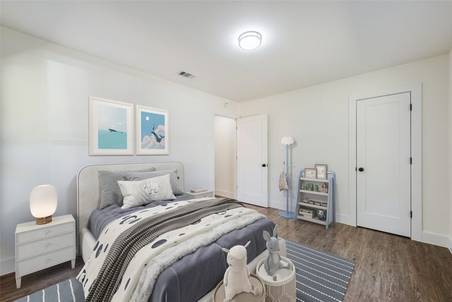 3212 Santa Teresa Avenue, Dallas, TX 75228