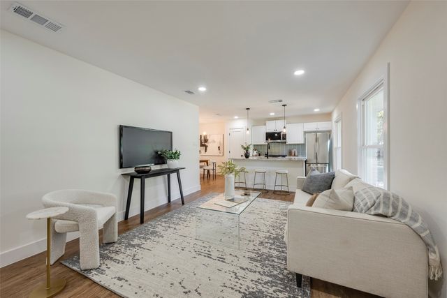 3212 Santa Teresa Avenue, Dallas, TX 75228