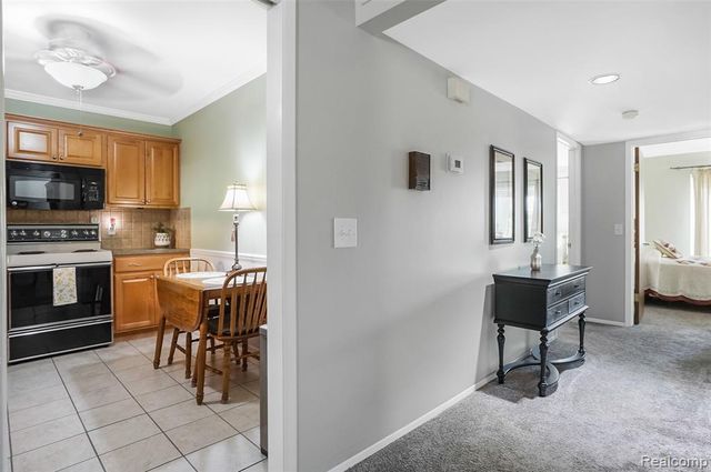17973 University Park Drive, Livonia, MI 48152