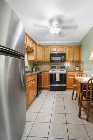 17973 University Park Drive, Livonia, MI 48152