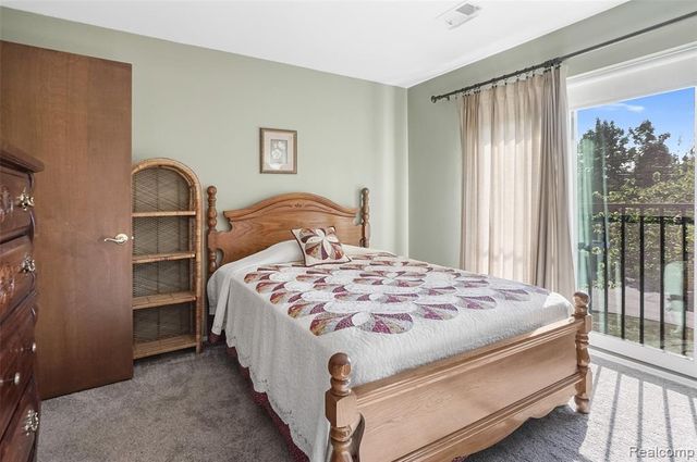 17973 University Park Drive, Livonia, MI 48152