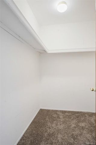 17973 University Park Drive, Livonia, MI 48152