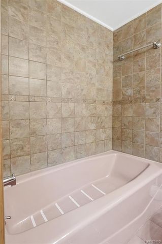 17973 University Park Drive, Livonia, MI 48152
