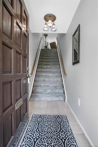 17973 University Park Drive, Livonia, MI 48152