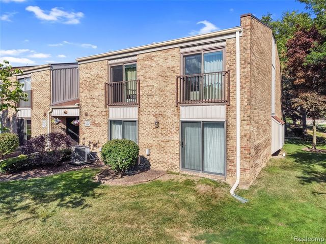 17973 University Park Drive, Livonia, MI 48152