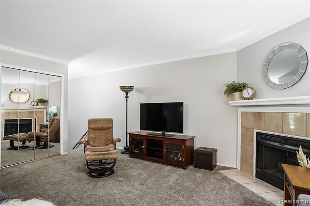 17973 University Park Drive, Livonia, MI 48152