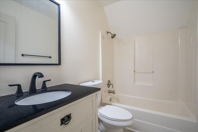 210 State Ave, Lawrenceburg, TN 38464