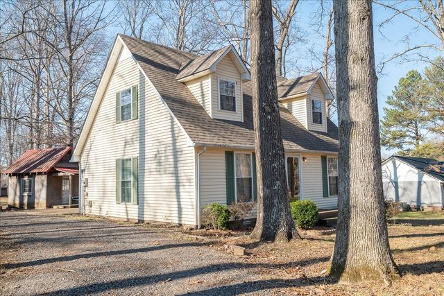 210 State Ave, Lawrenceburg, TN 38464