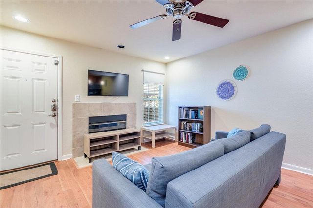 7685 Northcross DR 521, Austin, TX 78757