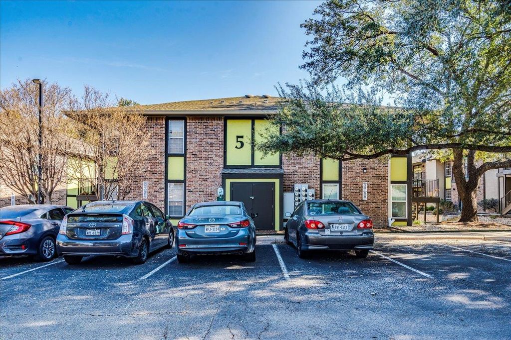 7685 Northcross DR 521, Austin, TX 78757