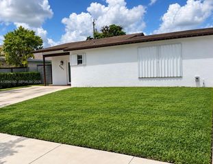 9851 Martinique Drive 9851, Cutler Bay, FL 33189