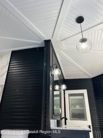 30 Old Post Road N, Red Hook, NY 12571