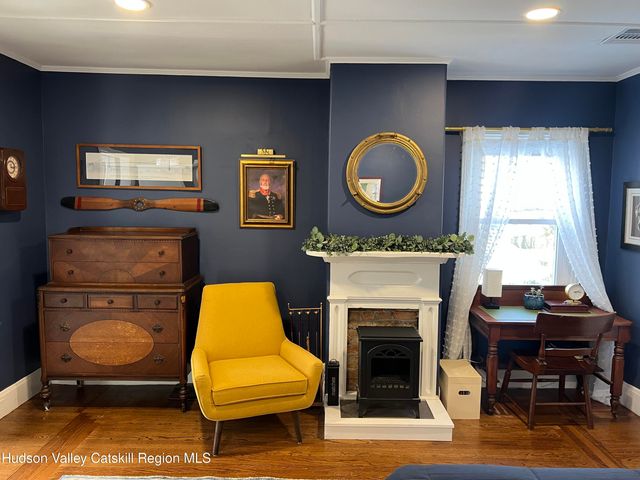 30 Old Post Road N, Red Hook, NY 12571