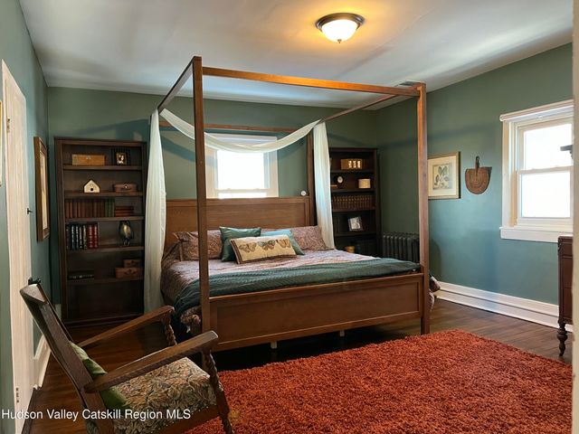 30 Old Post Road N, Red Hook, NY 12571