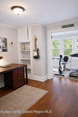 30 Old Post Road N, Red Hook, NY 12571