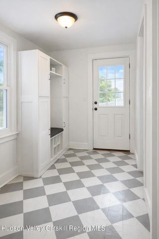 30 Old Post Road N, Red Hook, NY 12571