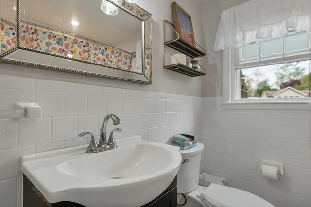 18 Buckman Drive, Chelmsford, MA 01824