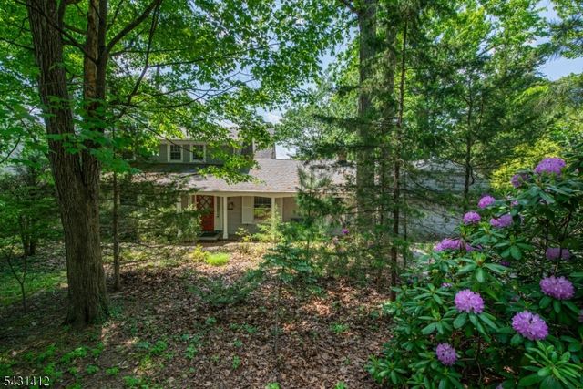 174 Pines Lake Dr E, Wayne Twp., NJ 07470