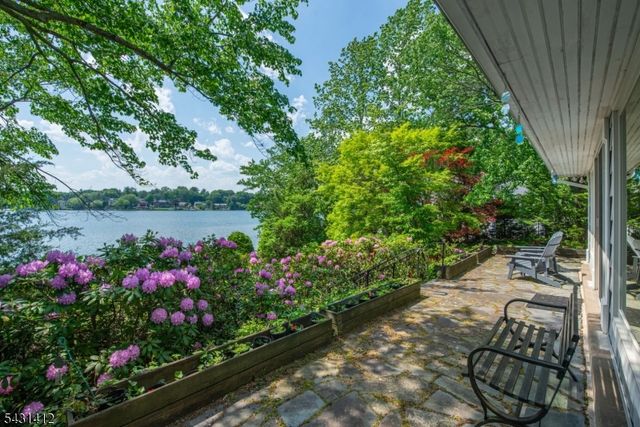 174 Pines Lake Dr E, Wayne Twp., NJ 07470
