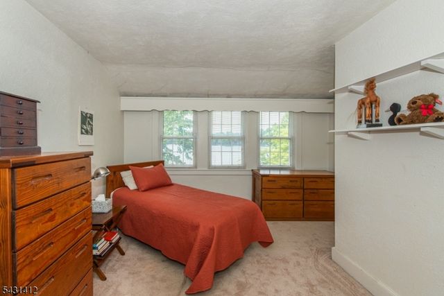 174 Pines Lake Dr E, Wayne Twp., NJ 07470