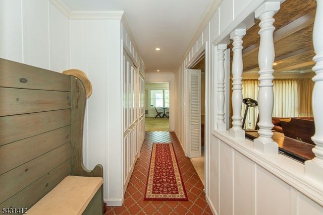 174 Pines Lake Dr E, Wayne Twp., NJ 07470