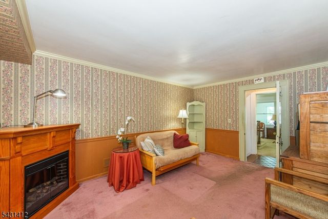 174 Pines Lake Dr E, Wayne Twp., NJ 07470