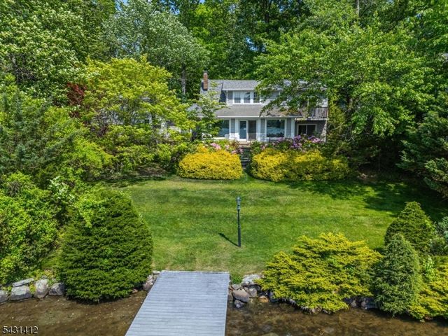 174 Pines Lake Dr E, Wayne Twp., NJ 07470