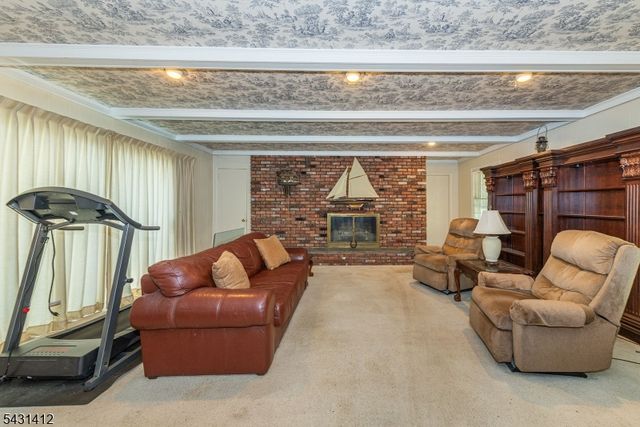 174 Pines Lake Dr E, Wayne Twp., NJ 07470