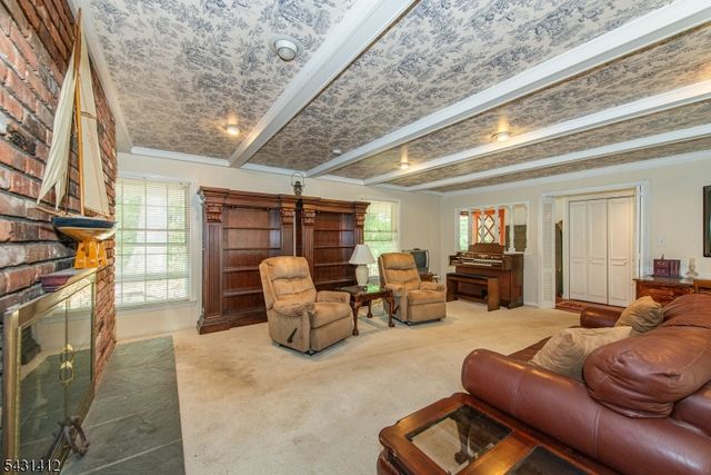 174 Pines Lake Dr E, Wayne Twp., NJ 07470