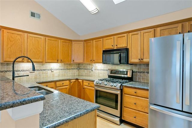 5062 Kathryn Glen Drive, Acworth, GA 30101