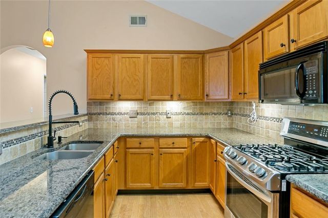 5062 Kathryn Glen Drive, Acworth, GA 30101